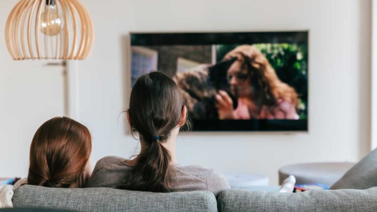 Como montar um cinema em casa: guia completo para criar o ambiente perfeito